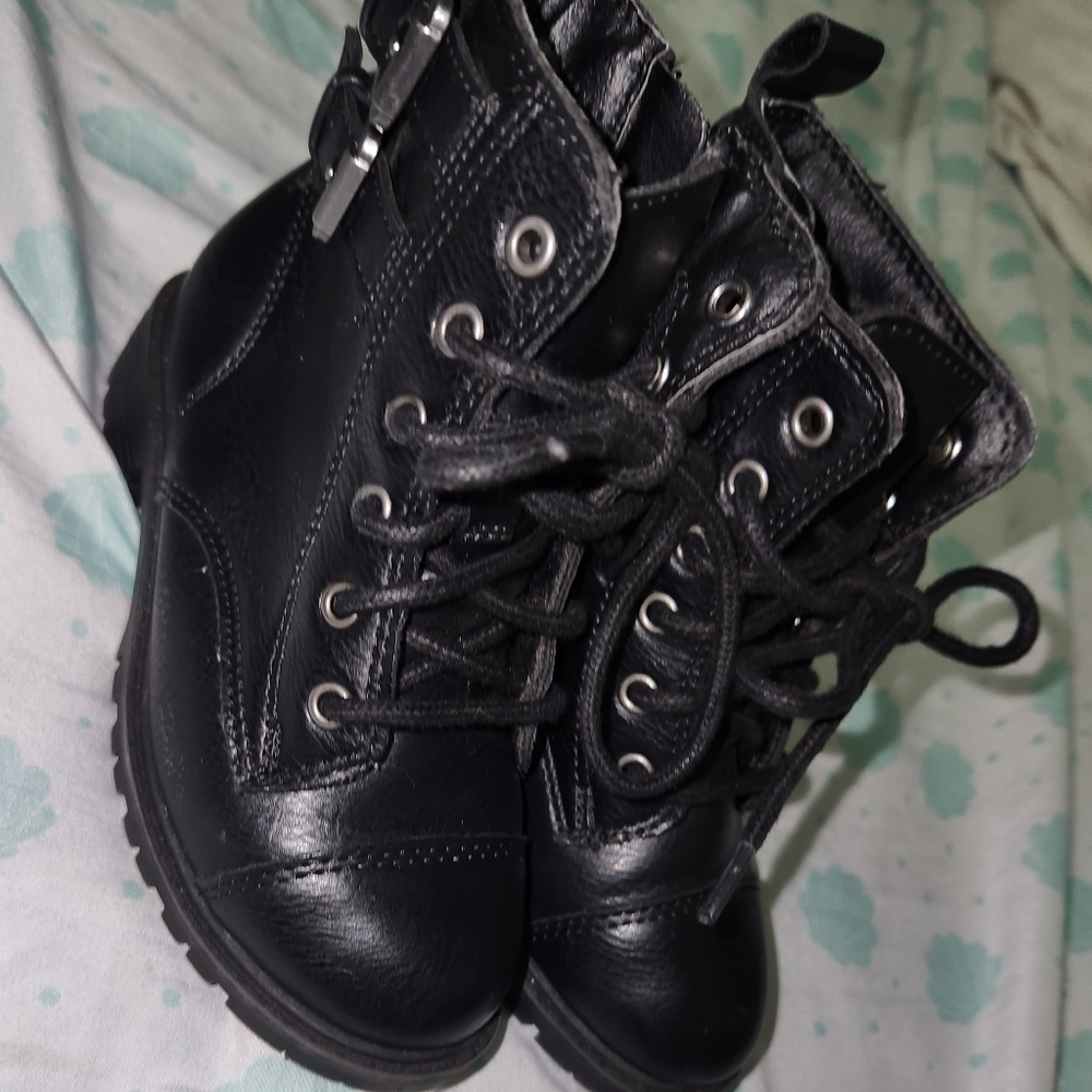 Toddler girls size 8 Wonder nation black boots
